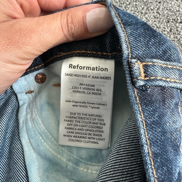 Reformation Dark Blue SAIGE HIGH RISE 4” JEAN SHORT - Picture 5 of 5